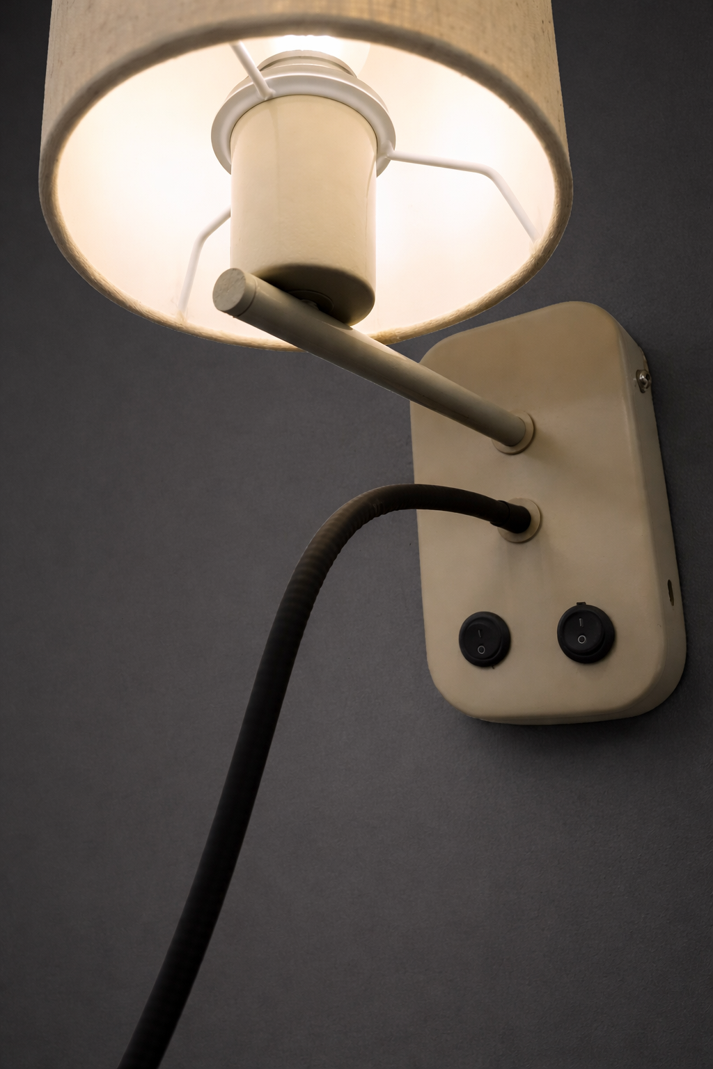 CWS230 Dual Glow Beige Sconce - The Black Steel