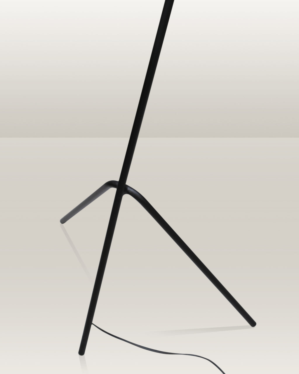 Elegant black floor lamp with a sturdy construction and easy assembly, ideal for modern decor.