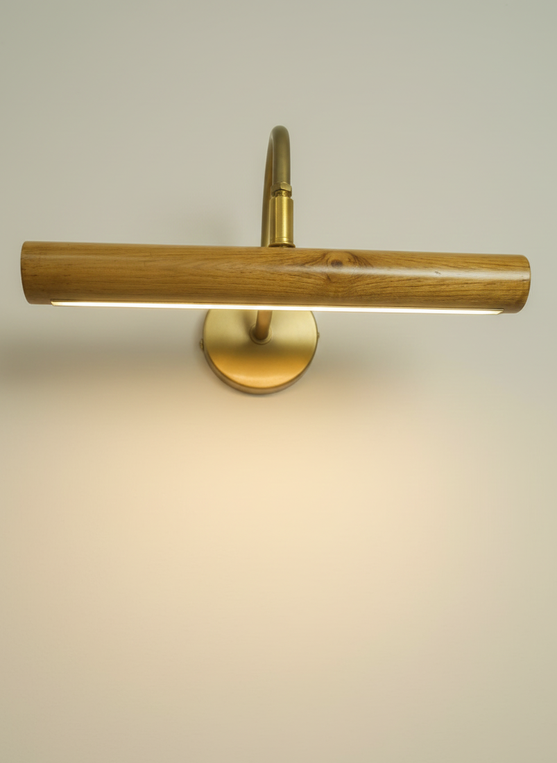 CWS225 - Movable Wooden Picture Light