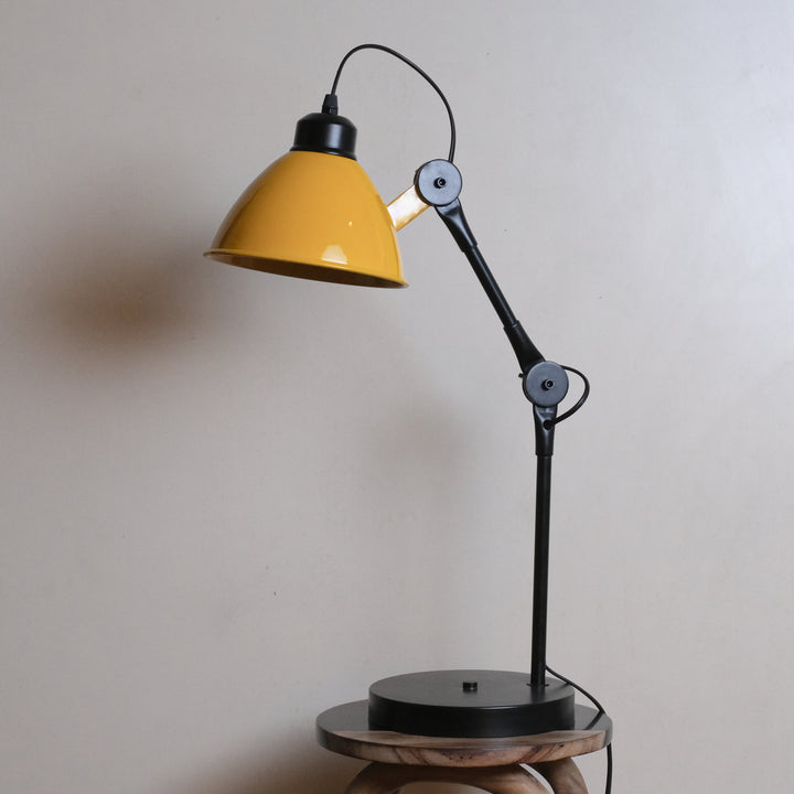 Yellowdesklamp