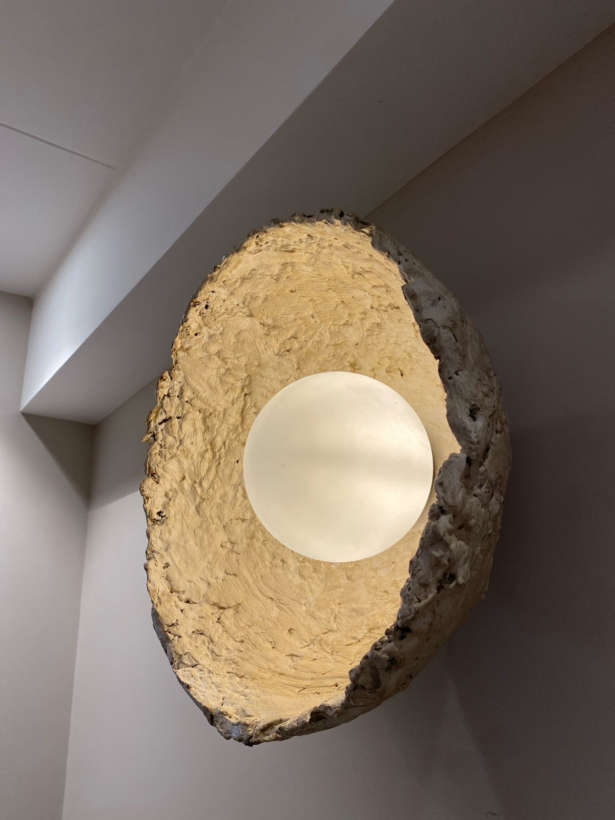 CWS229 Papier-mâché Manor Wall Sconce