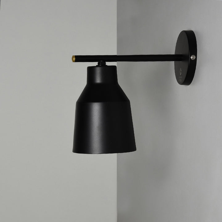 BLACK WALL LIGHT SMALL